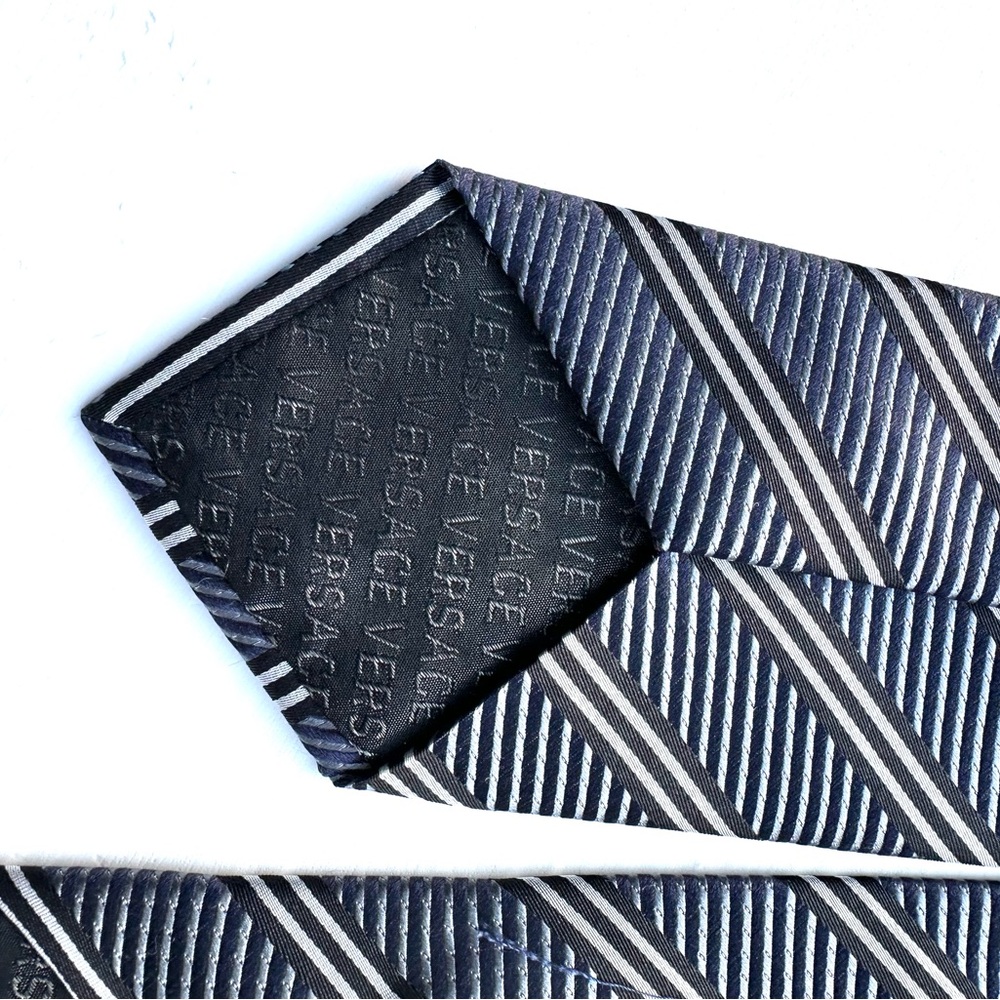 Versace tie (authentic) - Picture 4 of 4